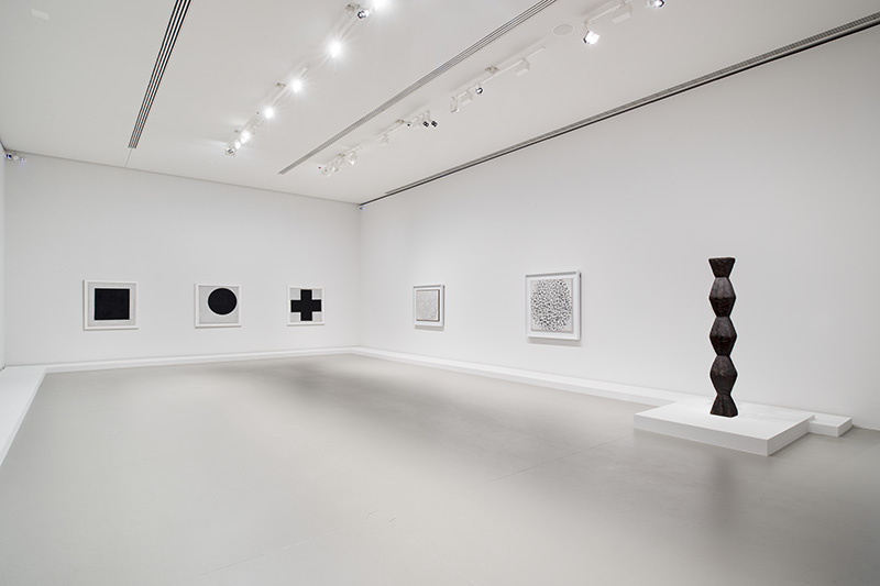Les Clefs d'une passion : Brancusi, Malevitch, Mondrian. Vue d'exposition. Fondation Louis Vuitton, 2015